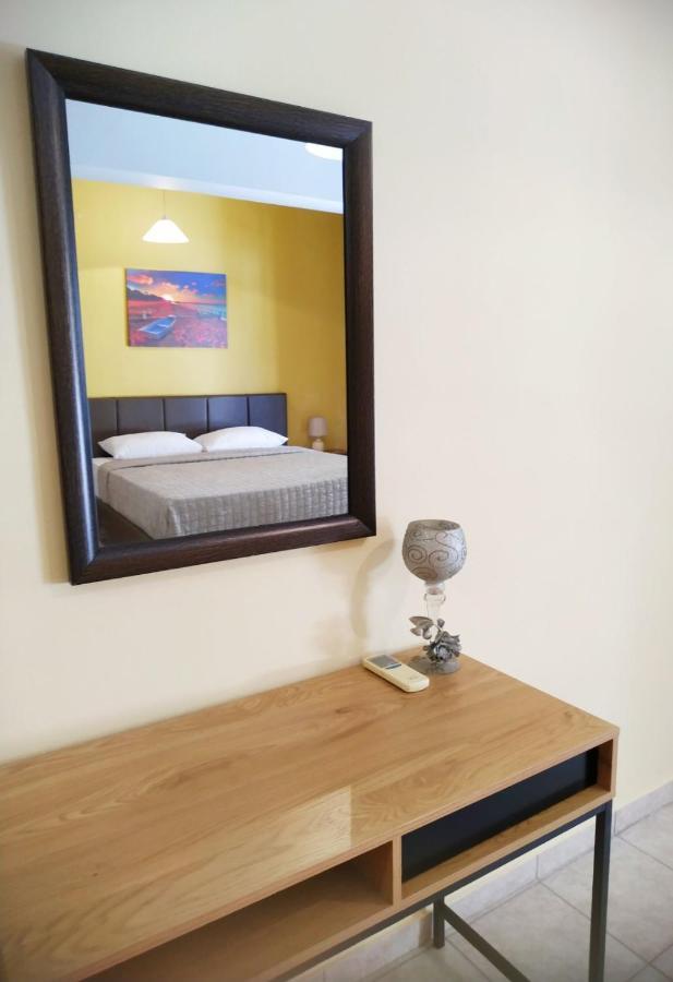 Oscar Studio Kalamata City Centre Екстер'єр фото